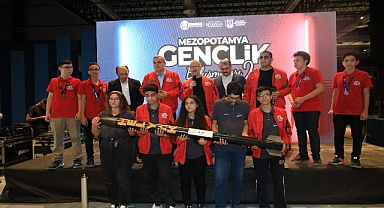 Başkan Beyazgül Bilim Merkezinde TEKNOFEST gençliği ile buluştu