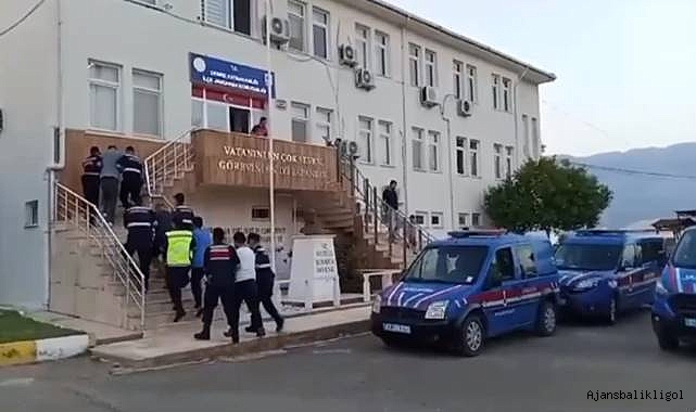 Sınırlardan geçmeye çalışan binlerce göçmen yakalandı