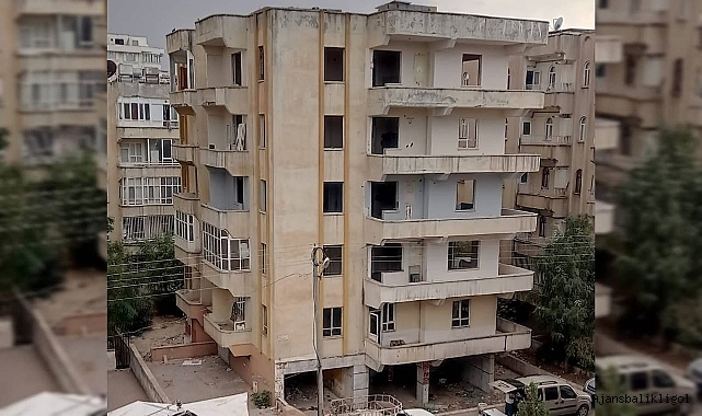 Urfa'da ağır hasarlı binalar bağımlılara yuva oldu