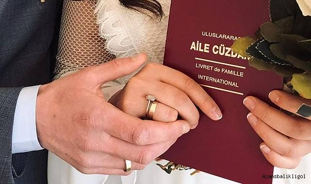 Evli Kadınlar, kızlık soyadlarını kullanabilecek!