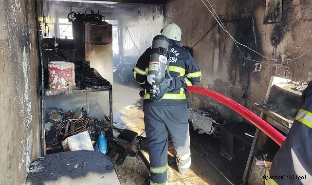 Urfa'da bir iş yerinde sigara yangına neden oldu