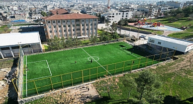 Büyükşehir’den gençlere bir halı saha daha