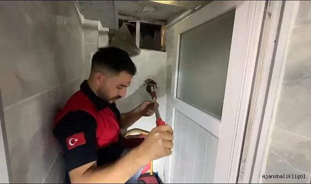 Havalandırma boşluğuna düşen yavru kedi kurtarıldı