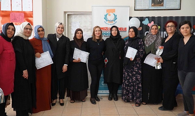 Anneler Haliliye Belediyesi ile okuma yazma sertifikaları aldı