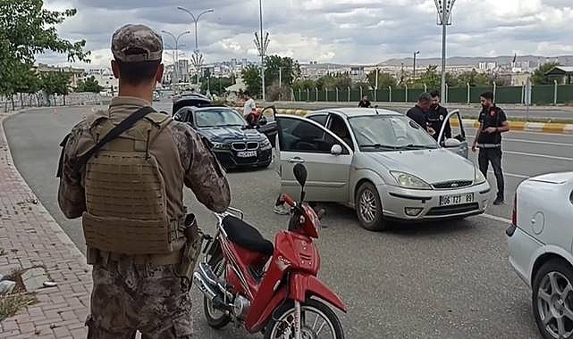 Şanlıurfa’da 12 şahıs yakalanarak gözaltına alındı!