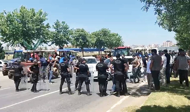 Şanlıurfa’da Eylem Yapan Çiftçiler Yol Kapattı!