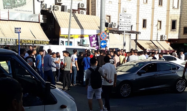 Urfa'da Sokak Ortasında 1 Şahıs Eski Eşini Bıçakladı!