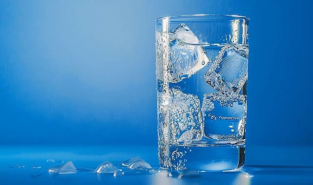 Soğuk Su Sizin İçin Kötü Mü? Faydaları ve Riskleri Araştırıldı