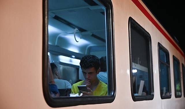 Bakan Açıkladı! Öğrencelerin Ulaşım Desteği Devam Edecek 