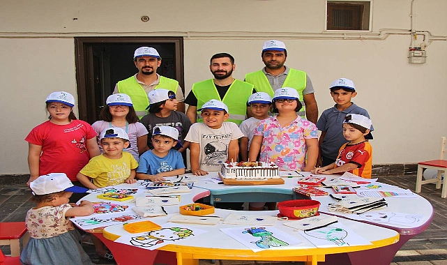 Dicle Gönüllüleri Çocuklara Mutluluk Dağıttı