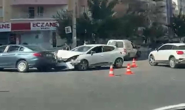 Şanlıurfa’da İki Araç Çarpıştı! 