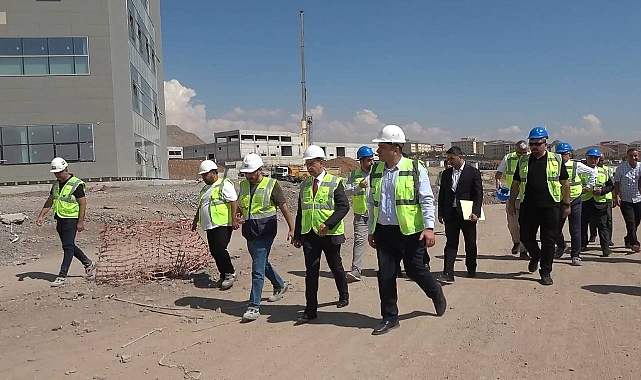 Milletvekili Dusak, Şehir Hastanesi İnşaatında İncelemelerde Bulundu