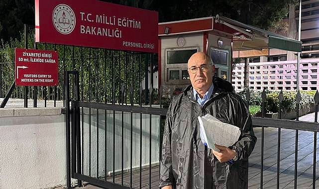 Vekil Tanal'dan Alkışlanacak Hareket! Urfa İçin Bakanlık Önünde Sabahladı