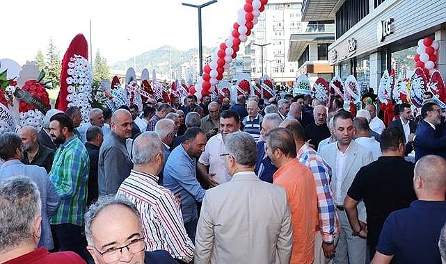 Burger King Açılışına Katılan AK Partililer Disipline Sevk Edildi
