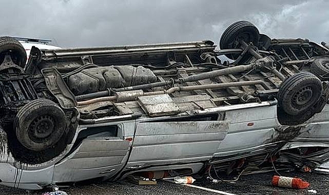 Şanlıurfa'da Trafik Faciası: Minibüs Devrildi, 14 Yaralı!