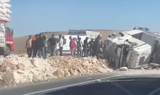 Suruç Ölüm Yolunda Tır Kazası! Sürücü Araçta Sıkıştı