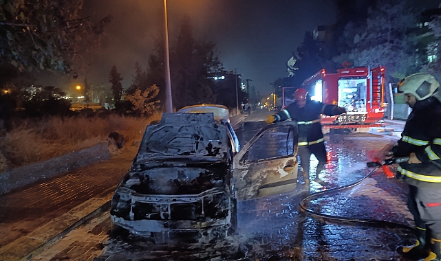 Karaköprü'de Araç Yangını! İtfaiye Müdahale Etti