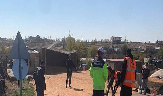 Şanlıurfa’da Mısır Yüklü Kamyon Devrildi! 