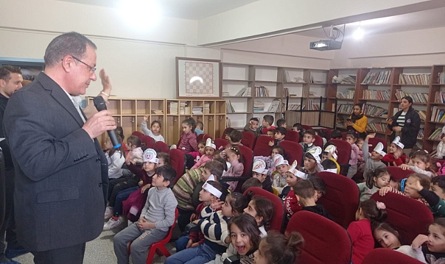 Ahmet Yesevi İlkokulu'nda Yazarlar Öğrencilerle Buluştu