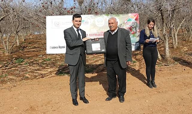 Bozova'da Nar Üreticilerine Hem Eğitim Hem Destek