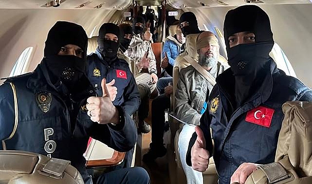 Kırmızı Bültenle Aranan Suç Örgütü Üyeleri Türkiye’ye Getirildi