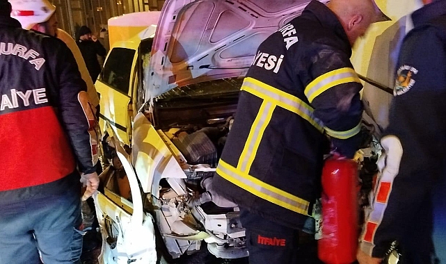 Urfa'da Feci Kaza! Araç İçinde Sıkıştılar