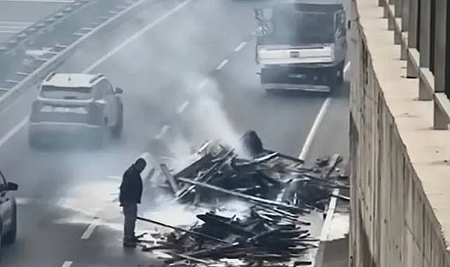 Urfa'da Seyir Halindeki Araç Alev Aldı