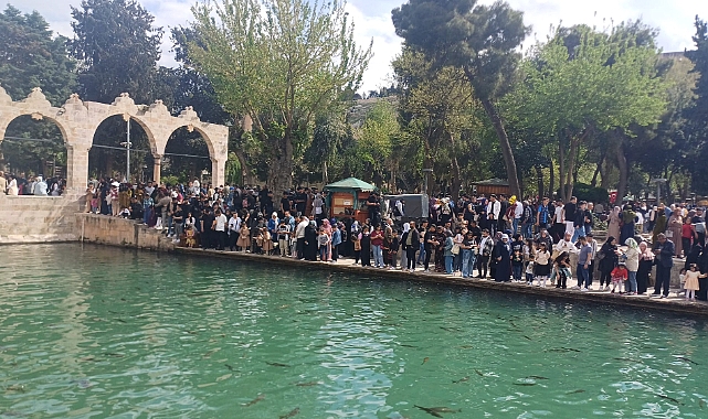 Balıklıgöl Bayramda Ziyaretçi Akınına Uğradı