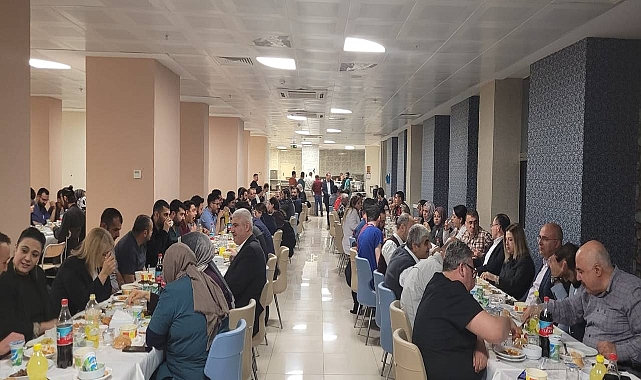 Harran Üniversitesi Hastanesi Personelleri İftar Programında Buluştu