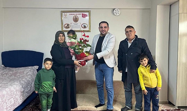 Hilvan Kaymakamı Karakaş'tan Şehit Annesine Ziyaret