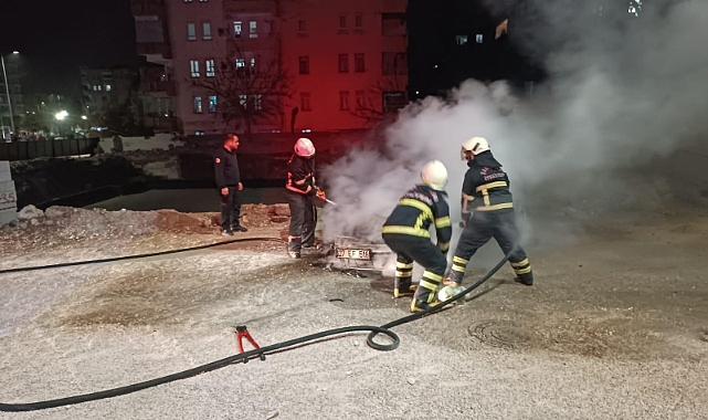 Şanlıurfa’da Araç Yangını! İtfaiye Ekipleri Anında Müdahale Etti