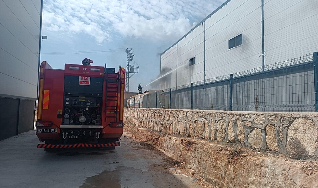 Şanlıurfa OSB'de Ampul Fabrikasında Yangın!