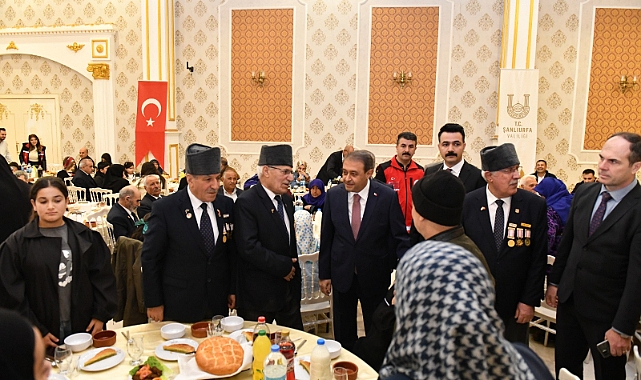 Vali Hasan Şıldak, İftarda Vatandaşlar İle Bir Araya Geldi