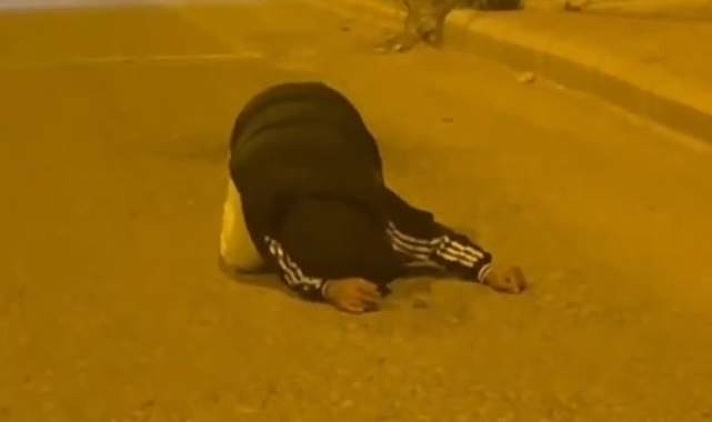 Şanlıurfa’da Uyuşturucu Madde Kullanan Genç Cadde Ortasında Krize Girdi