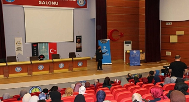 Şanlıurfa'da "İnsan Allah'ın Aynasıdır" Konferansı Düzenlendi