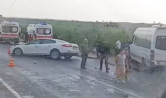 Şanlıurfa’da Minibüs İle Otomobil Çarpıştı! Çok Sayıda Yaralı Var 