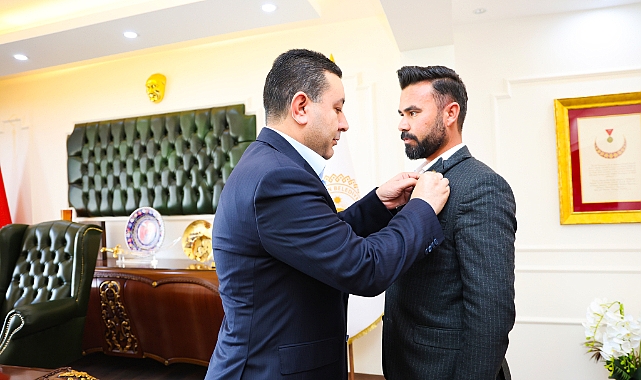 Yeniden Refah Partisi'nden İstifa Ederek MHP'ye Geçti