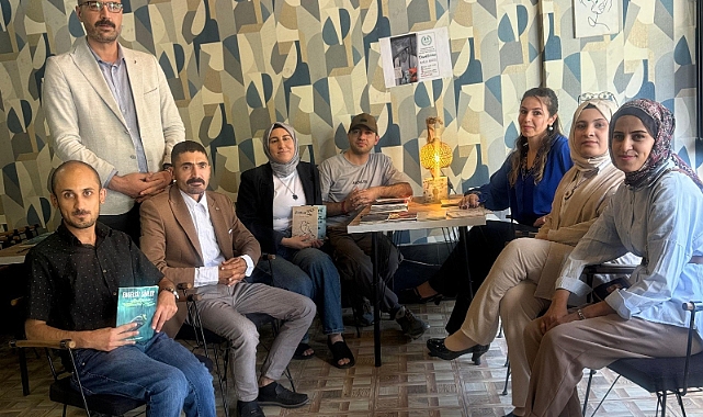İz Bırakanlar Cemiyeti'nin Okur-Yazar Buluşması Yoğun İlgi Gördü!