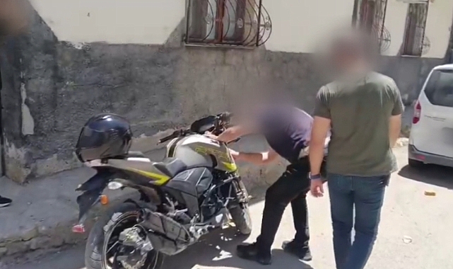Viranşehir'de Şok Uygulama: 23 Motosiklet Ele Geçirildi, Uyuşturucu Yakalandı