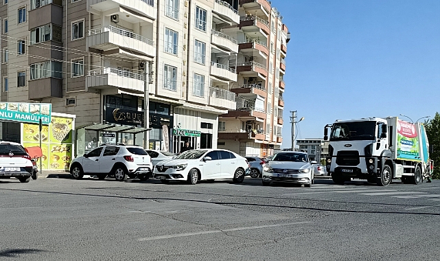 Karaköprü’de Dolmuş ve Otobüs Durakları Araçlar Tarafından İşgal Edildi