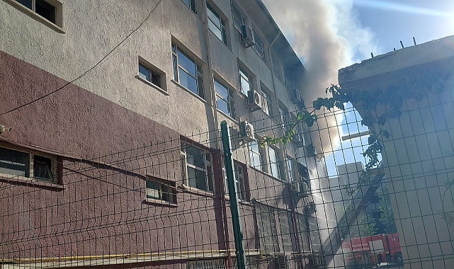 Hilvan Hükümet Konağı'nda Yangın Paniği!