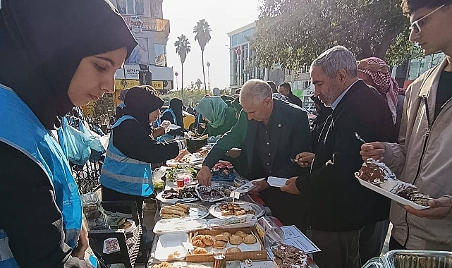 Gazze Yararına Hayır Çarşısı Kuruldu