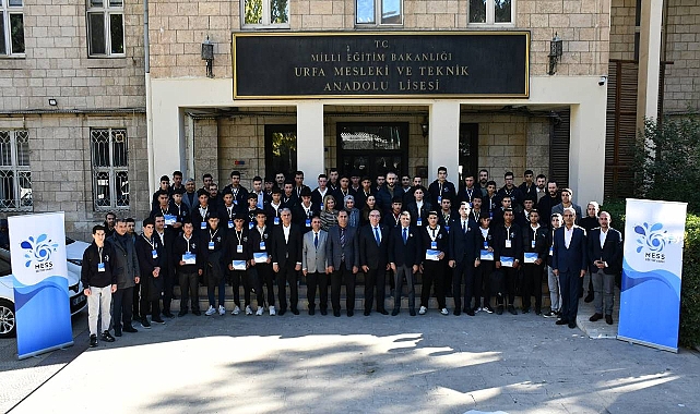 Deprem Bölgesindeki Başarılı Mesleki ve Teknik Eğitim Öğrencileri Ödüllendirildi