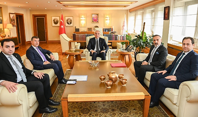 Hilvan İçin Ankara’da Yoğun Mesai: Yol Genişletme ve Modern Kütüphane Projeleri Masada