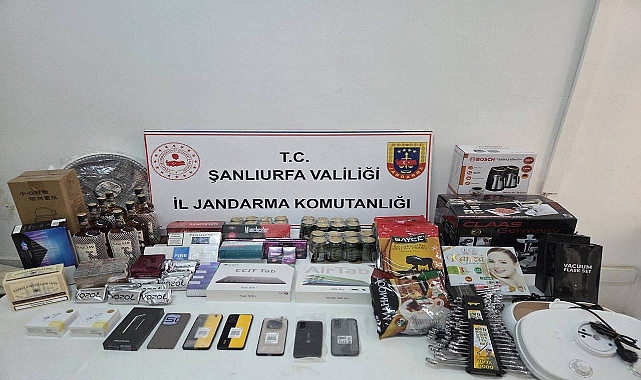Şanlıurfa’da Kaçakçılara Operasyon: Çok Sayıda Kaçak Ürün Ele Geçirildi