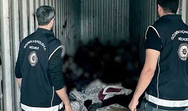 Tır Garajında Bekleyen Konteynerden 44 Göçmen Çıktı
