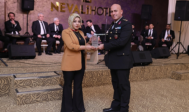 Ajans Balıklıgöl Haber Müdürü Naime Keçeci'ye Plaket