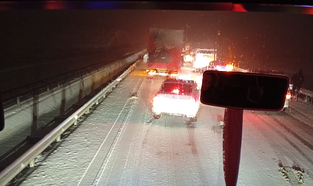 Karayolları Yine Sınıfta Kaldı! Urfa-Hilvan Yolunda Trafik Durdu!