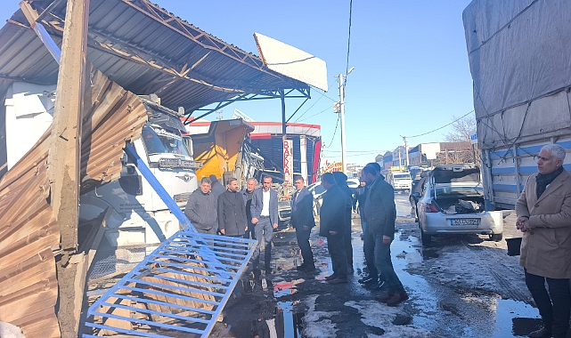Urfa'da Kar Yağışı Sonrası Çökme Alarmı! DEM Parti Esnafı Ziyaret Etti