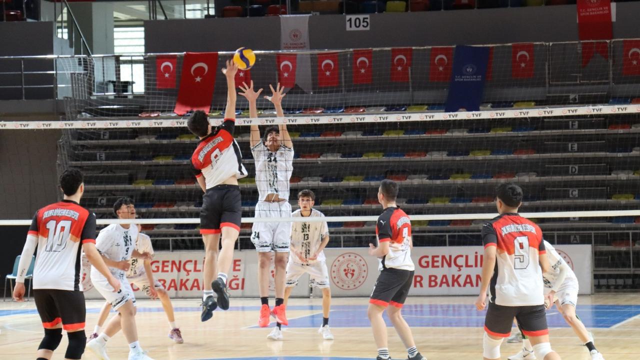 Genç Erkekler Voleybol Takımında Filede İkinci Galibiyet